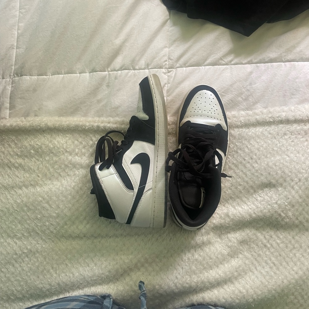 Air Jordan 1 Mid SE 'Diamond